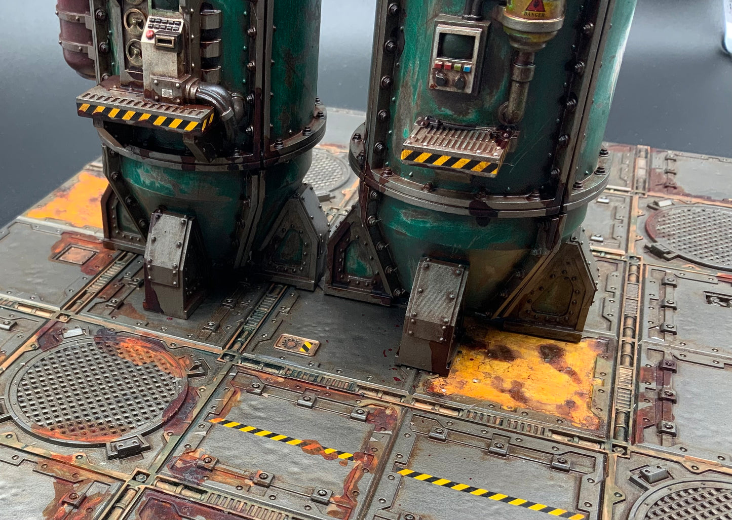 Zone Mortian, Large Gunk Tanks