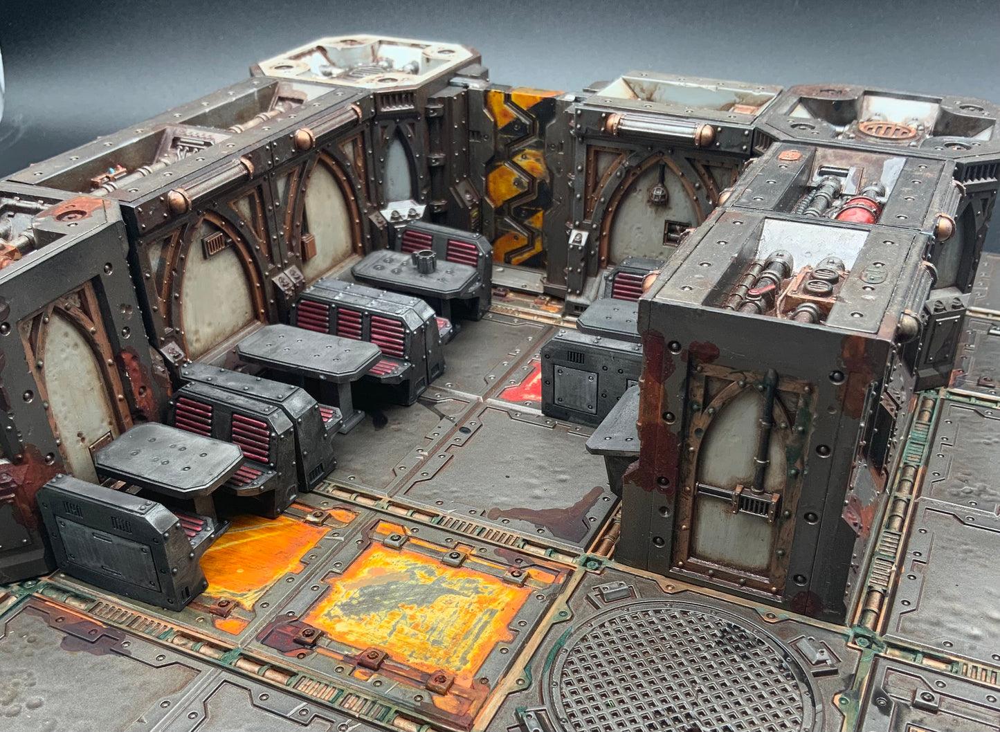 Zone Mortian, Table and Chairs